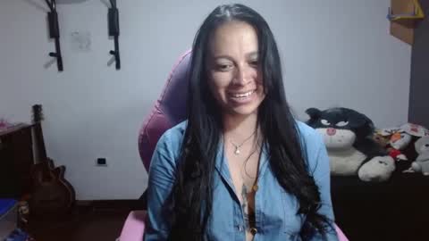 selene_mixx online show from June 18, 2026, 9:41 pm
