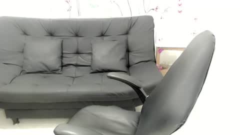 selene online show from June 11, 2026, 6:39 pm