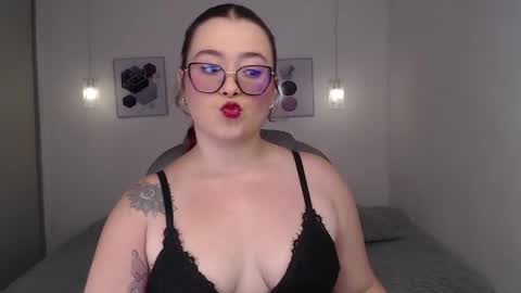 selene_rouse_ online show from May 5, 2026, 10:40 pm