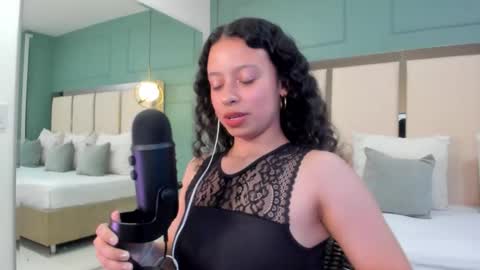 Selene Rousse  online show from September 19, 2025, 3:08 am