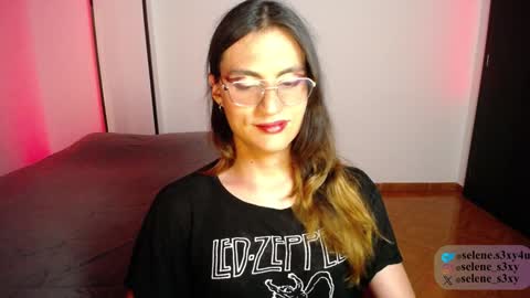 Snapshot of selene_s3xy chatting on December 27, 2024, 3:42 am selene_s3xy online show from December 27, 2024, 3:42 am