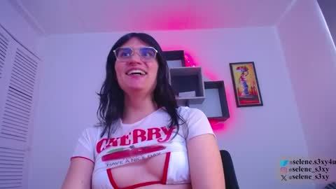 selene_s3xy online show from April 8, 2026, 5:02 pm