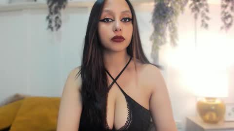 Snapshot of seleneblood chatting on December 18, 2025, 3:12 am Selene online show from December 18, 2025, 3:12 am