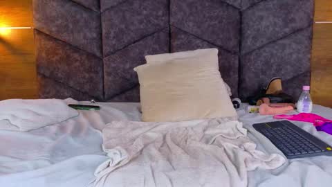 SELENE GIBSON online show from February 14, 2026, 7:38 am