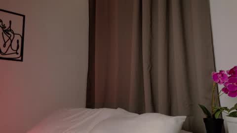 Snapshot of selenenova chatting on February 26, 2026, 6:07 pm Selene Nova online show from February 26, 2026, 6:07 pm