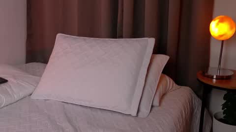 Snapshot of selenenova chatting on March 3, 2026, 9:21 pm Selene Nova online show from March 3, 2026, 9:21 pm