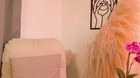 Snapshot of selenenova chatting on March 21, 2026, 8:01 pm Selene Nova online show from March 21, 2026, 8:01 pm