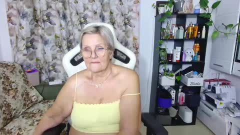 Selenna online show from February 24, 2025, 9:41 pm