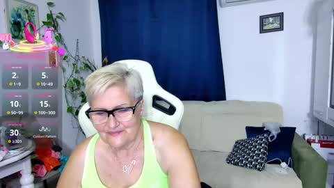 Selenna online show from April 30, 2026, 5:19 pm