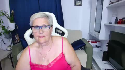 Selenna online show from May 10, 2026, 5:40 pm