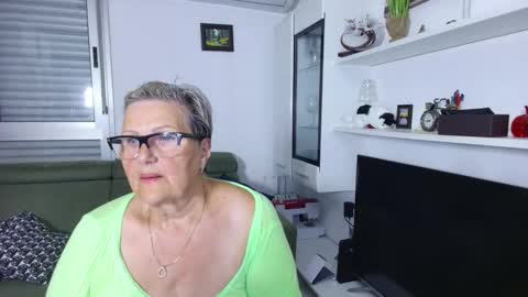 Selenna online show from June 9, 2026, 5:35 pm