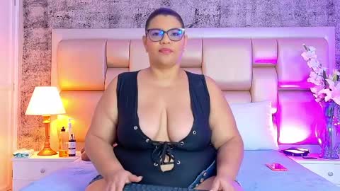 Selenna Cooper online show from May 1, 2026, 11:48 am