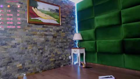 Selen online show from May 7, 2026, 4:07 am