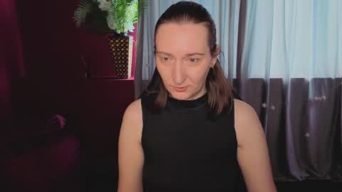 selestiasonata online show from June 19, 2026, 1:32 am