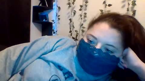 Lauren online show from December 22, 2025, 3:20 pm