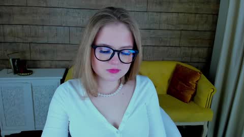 SelinSwarovski online show from January 20, 2025, 11:43 pm