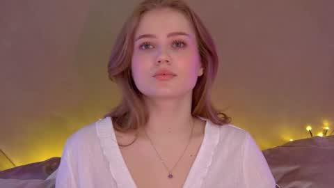 SelinSwarovski online show from September 23, 2025, 6:00 pm