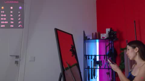 Nicole online show from November 28, 2025, 1:41 am