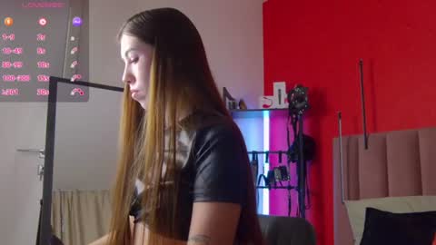 Nicole online show from June 12, 2026, 1:48 am