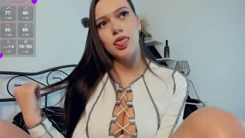 Julia online show from June 8, 2026, 7:09 am