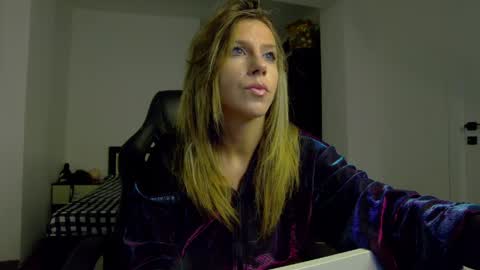 sellena_angel online show from May 10, 2026, 2:00 pm