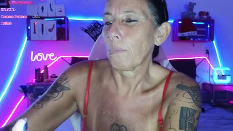 Selvaggia Del Caribe online show from December 11, 2024, 4:09 pm