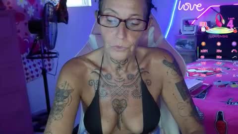 Selvaggia Del Caribe online show from March 27, 2026, 5:45 pm