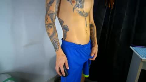 sem_alas online show from November 9, 2025, 9:02 pm