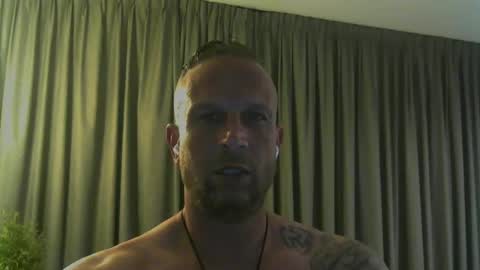 sence08 online show from May 10, 2026, 9:31 pm