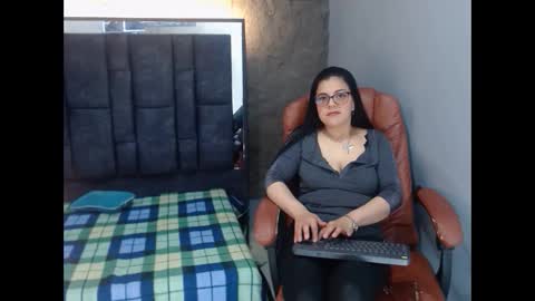 sennamars202cl online show from September 21, 2025, 3:13 pm