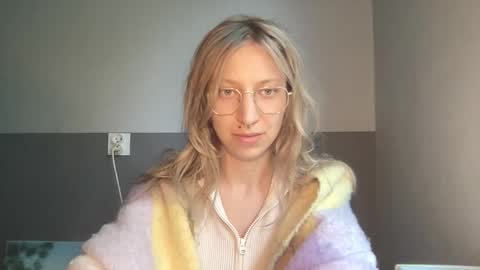 senseinner online show from September 18, 2025, 1:46 pm