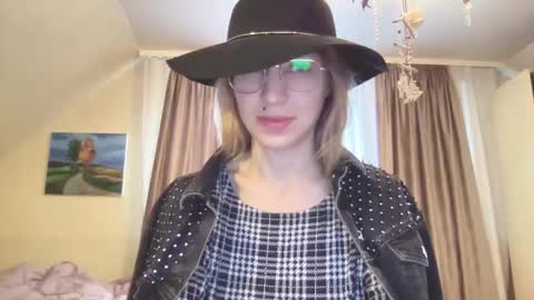 senseinner online show from October 5, 2025, 1:20 pm