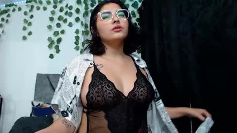 Camille and sophie online show from January 20, 2025, 1:18 am