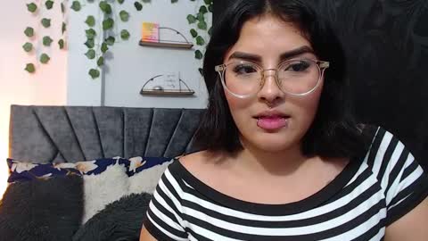 Camille and sophie online show from January 27, 2025, 4:09 am