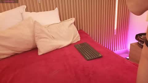 Sensual Kim77 online show from March 11, 2026, 12:44 pm