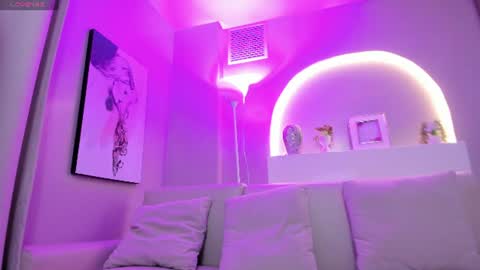sensual_shanel online show from June 11, 2026, 2:44 am