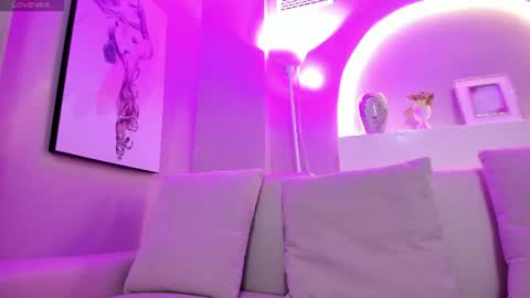 sensual_shanel online show from June 17, 2026, 2:14 am