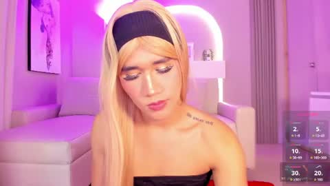 sensual_shanel online show from June 19, 2026, 2:38 am