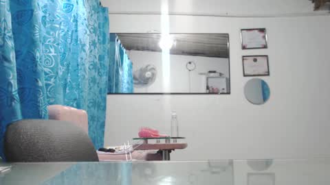 Snapshot of sensualbaby07 chatting on September 17, 2025, 1:29 am I am Hellen online show from September 17, 2025, 1:29 am