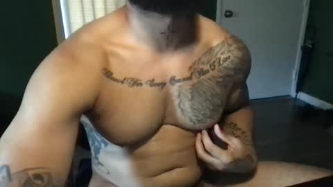 Snapshot of sensualbates chatting on November 11, 2025, 7:03 pm SensualBates online show from November 11, 2025, 7:03 pm