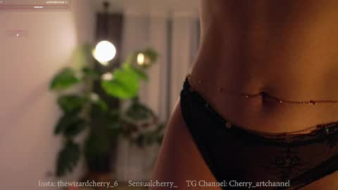 Snapshot of sensualcherry_ chatting on April 5, 2026, 11:13 pm Maria- OF sensual bee online show from April 5, 2026, 11:13 pm