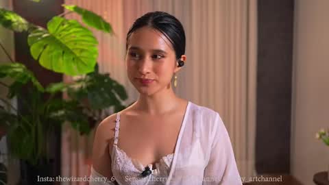 Snapshot of sensualcherry_ chatting on April 30, 2026, 12:39 am Maria- OF sensual bee online show from April 30, 2026, 12:39 am
