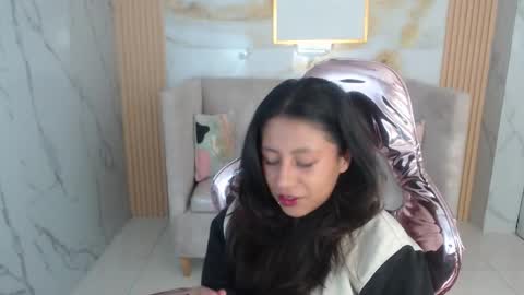 serabella_s online show from December 18, 2025, 1:17 pm