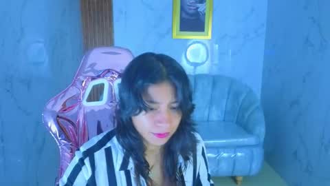serabella_s online show from February 4, 2026, 12:33 pm