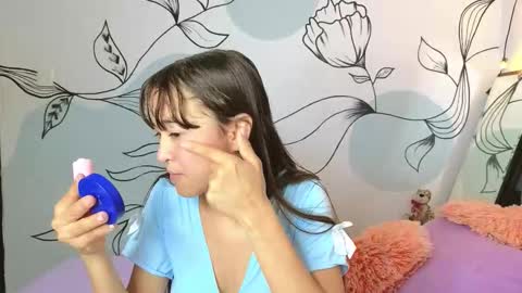 serafina_ online show from October 16, 2025, 12:39 pm