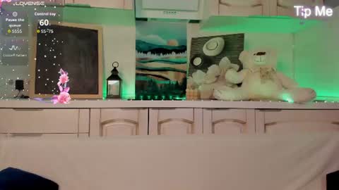 Snapshot of seraphinaa_darkwater chatting on June 30, 2026, 12:55 am Lisa and Mona online show from June 30, 2026, 12:55 am