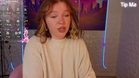 Snapshot of seraphinaa_darkwater chatting on July 13, 2026, 2:03 am Lisa and Mona online show from July 13, 2026, 2:03 am