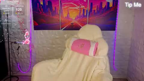Snapshot of seraphinaa_darkwater chatting on July 25, 2026, 12:53 am Lisa and Mona online show from July 25, 2026, 12:53 am