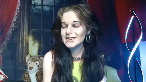 Seraphin Munster online show from February 8, 2025, 11:45 pm