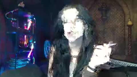 Seraphin Munster online show from December 3, 2025, 7:01 pm